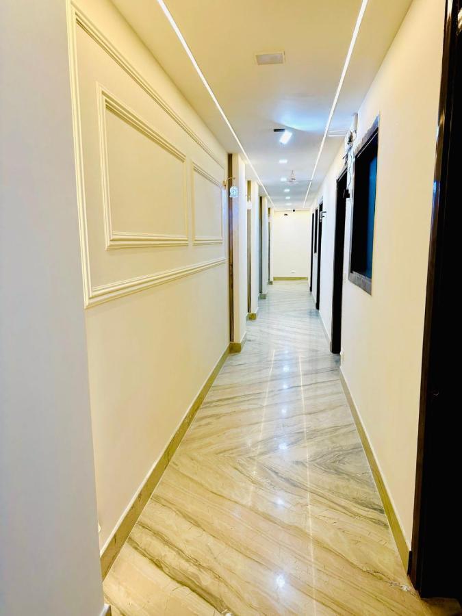 Hotel Samrat Residency 10 Mints Walking Distance Nizamuddin Railway Station New Delhi Exterior photo