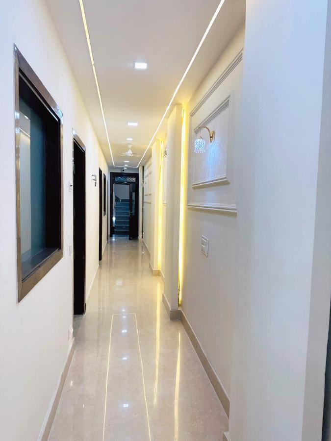 Hotel Samrat Residency 10 Mints Walking Distance Nizamuddin Railway Station New Delhi Exterior photo
