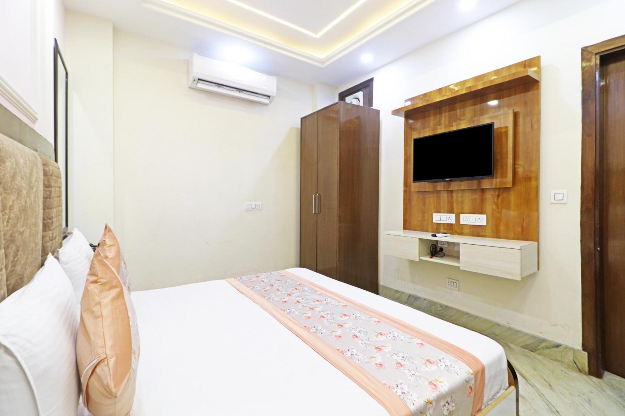 Hotel Samrat Residency 10 Mints Walking Distance Nizamuddin Railway Station New Delhi Exterior photo