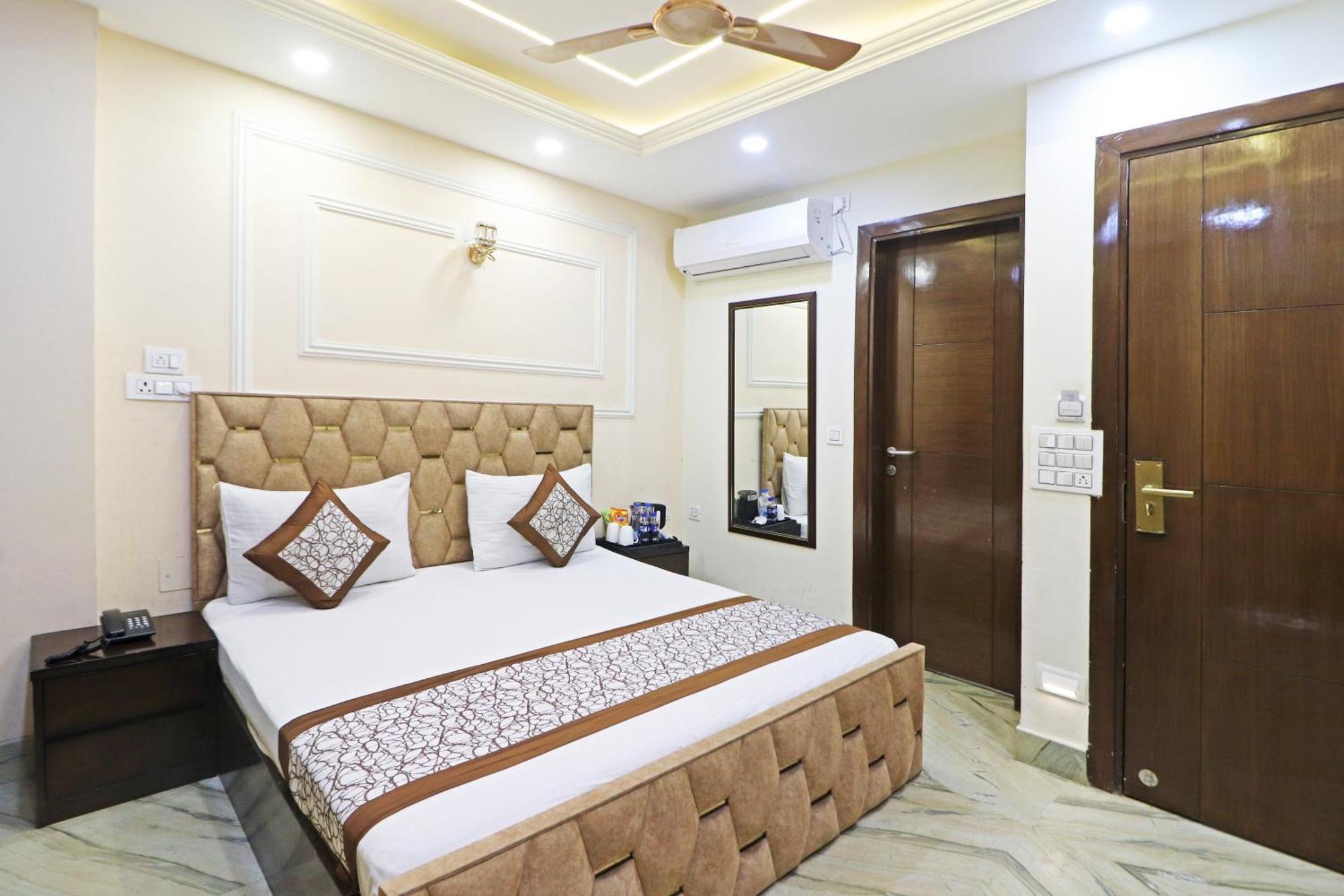 Hotel Samrat Residency 10 Mints Walking Distance Nizamuddin Railway Station New Delhi Exterior photo