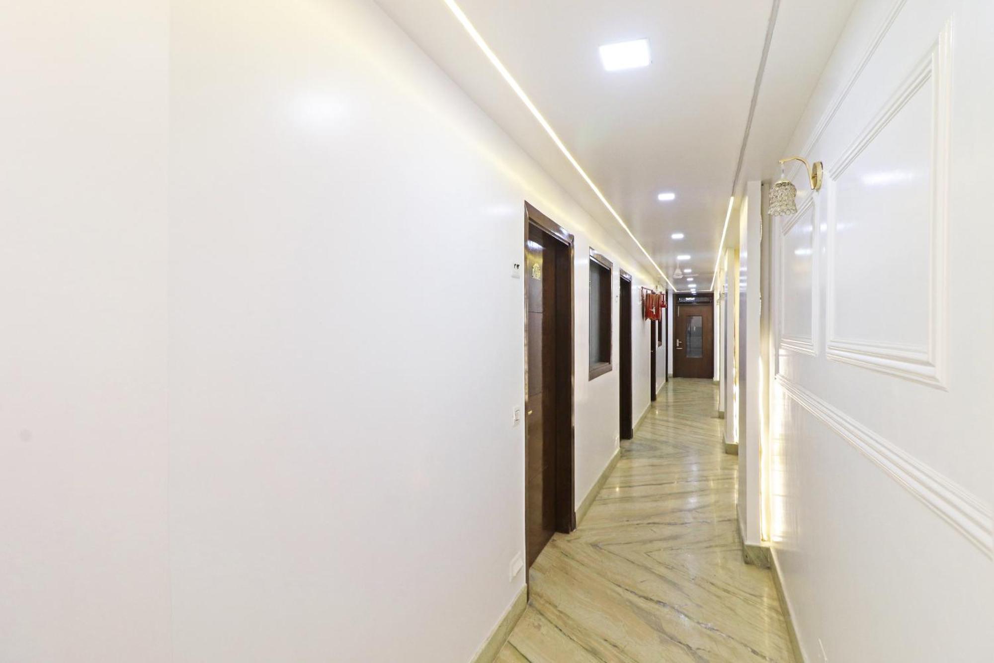 Hotel Samrat Residency 10 Mints Walking Distance Nizamuddin Railway Station New Delhi Exterior photo