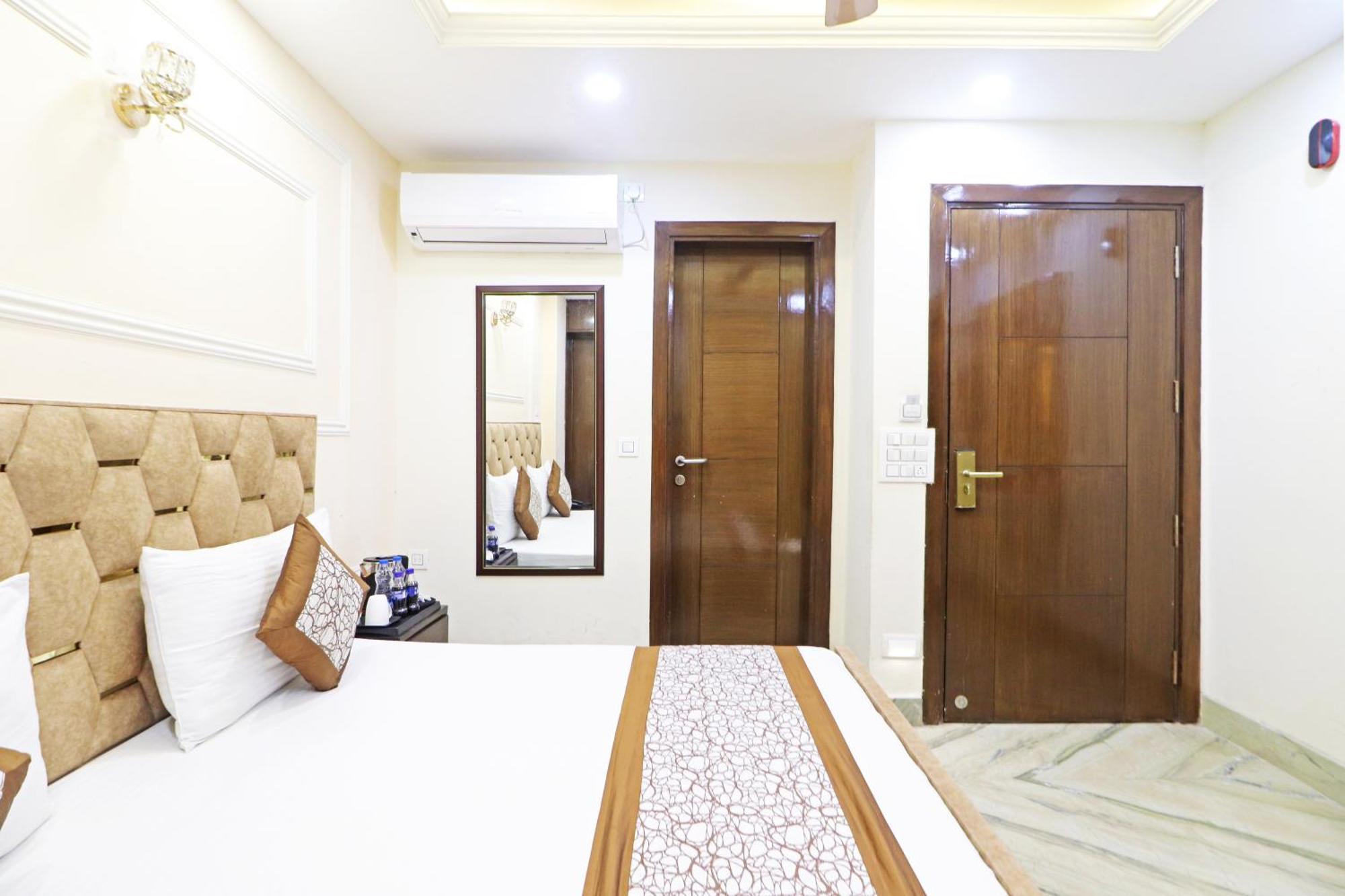 Hotel Samrat Residency 10 Mints Walking Distance Nizamuddin Railway Station New Delhi Exterior photo