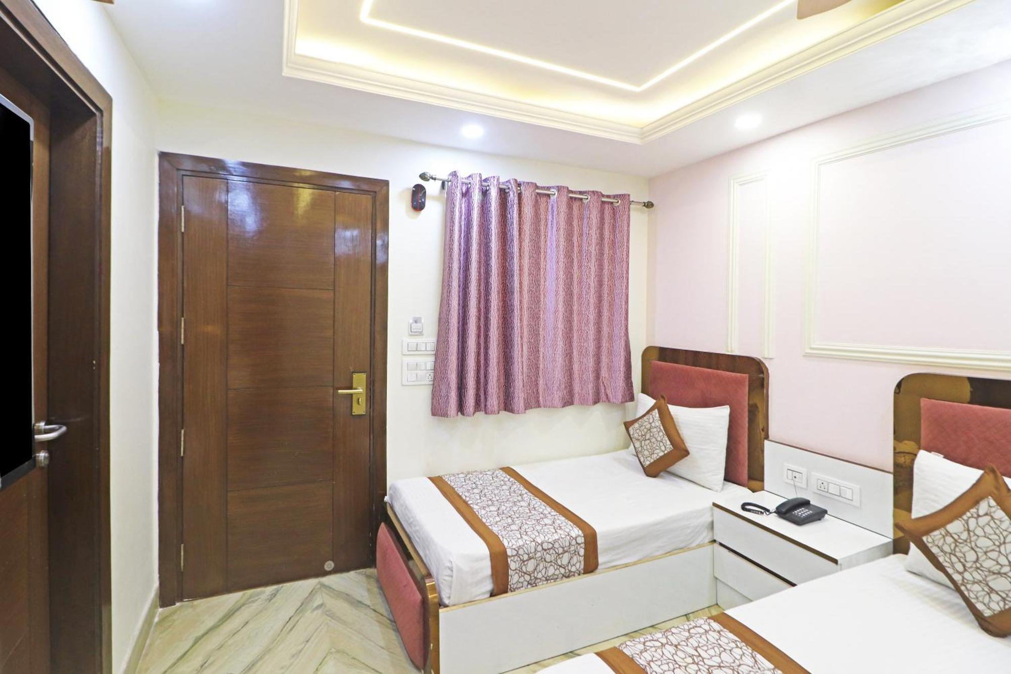 Hotel Samrat Residency 10 Mints Walking Distance Nizamuddin Railway Station New Delhi Exterior photo