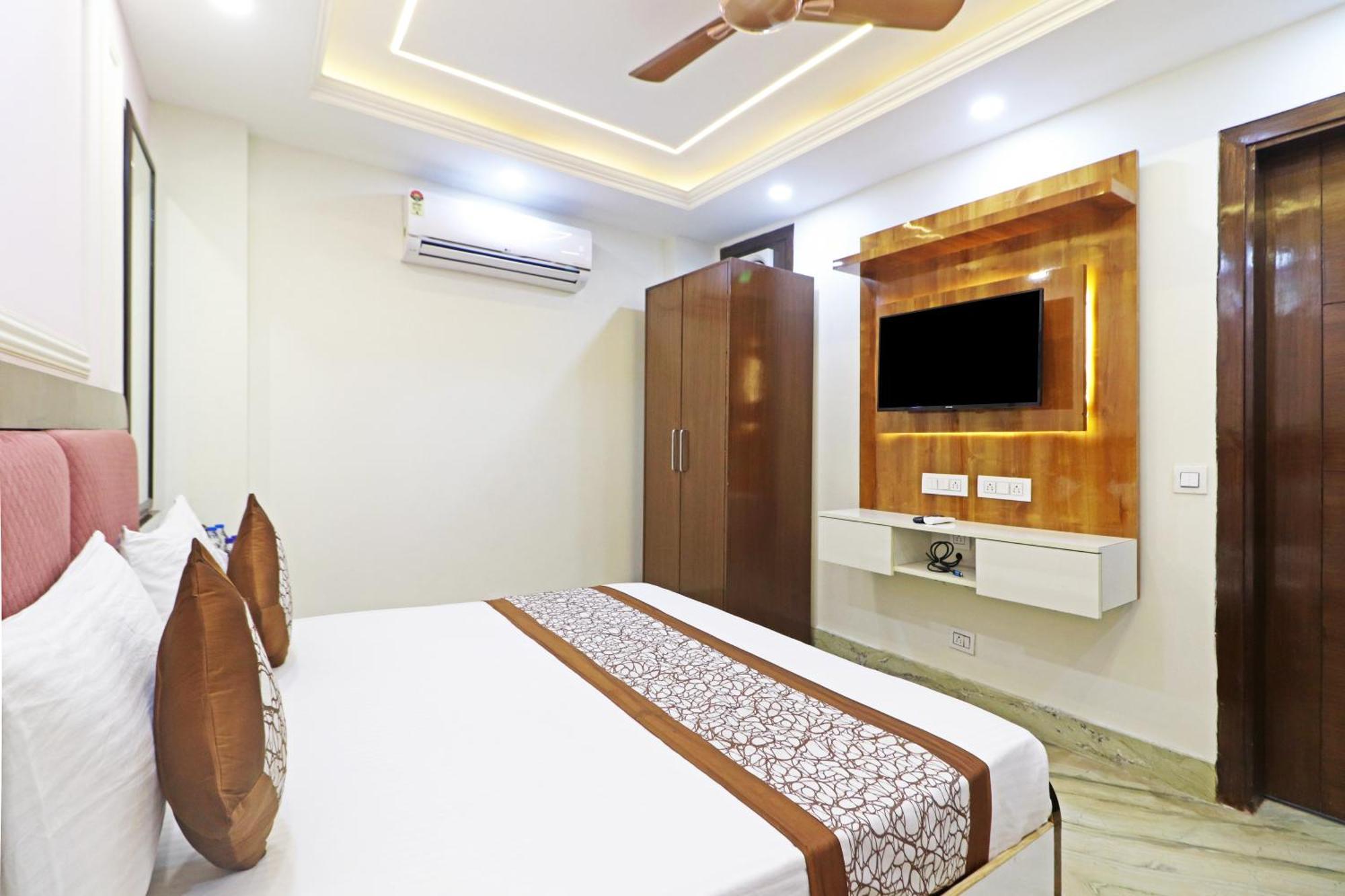 Hotel Samrat Residency 10 Mints Walking Distance Nizamuddin Railway Station New Delhi Exterior photo