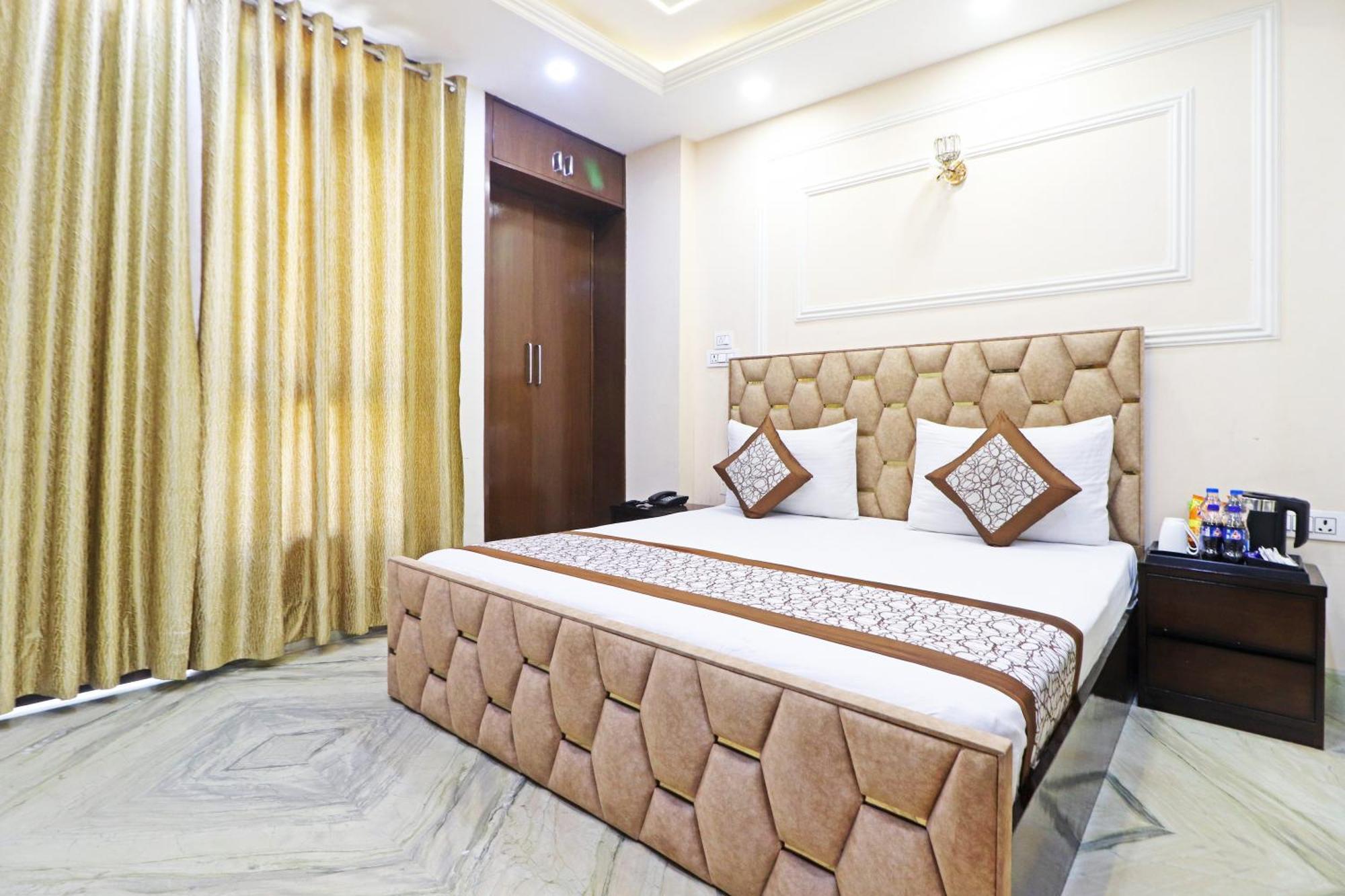 Hotel Samrat Residency 10 Mints Walking Distance Nizamuddin Railway Station New Delhi Exterior photo