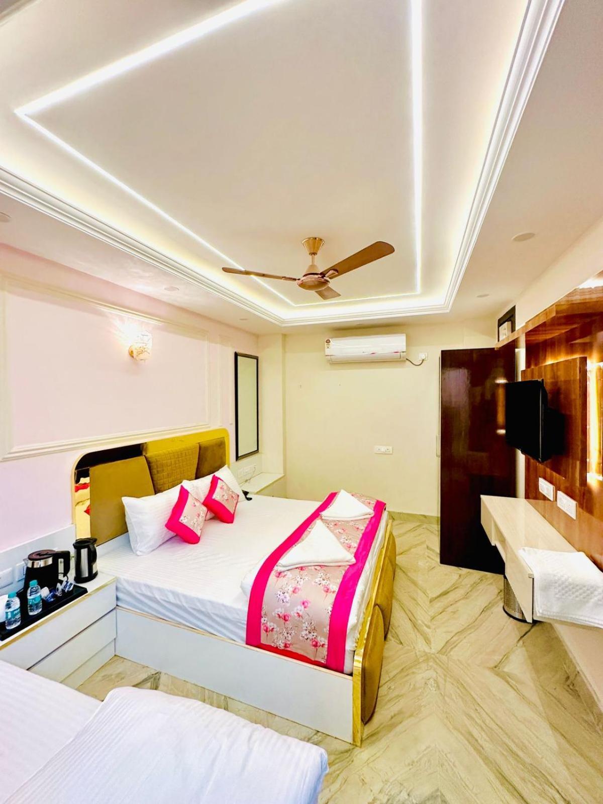 Hotel Samrat Residency 10 Mints Walking Distance Nizamuddin Railway Station New Delhi Exterior photo